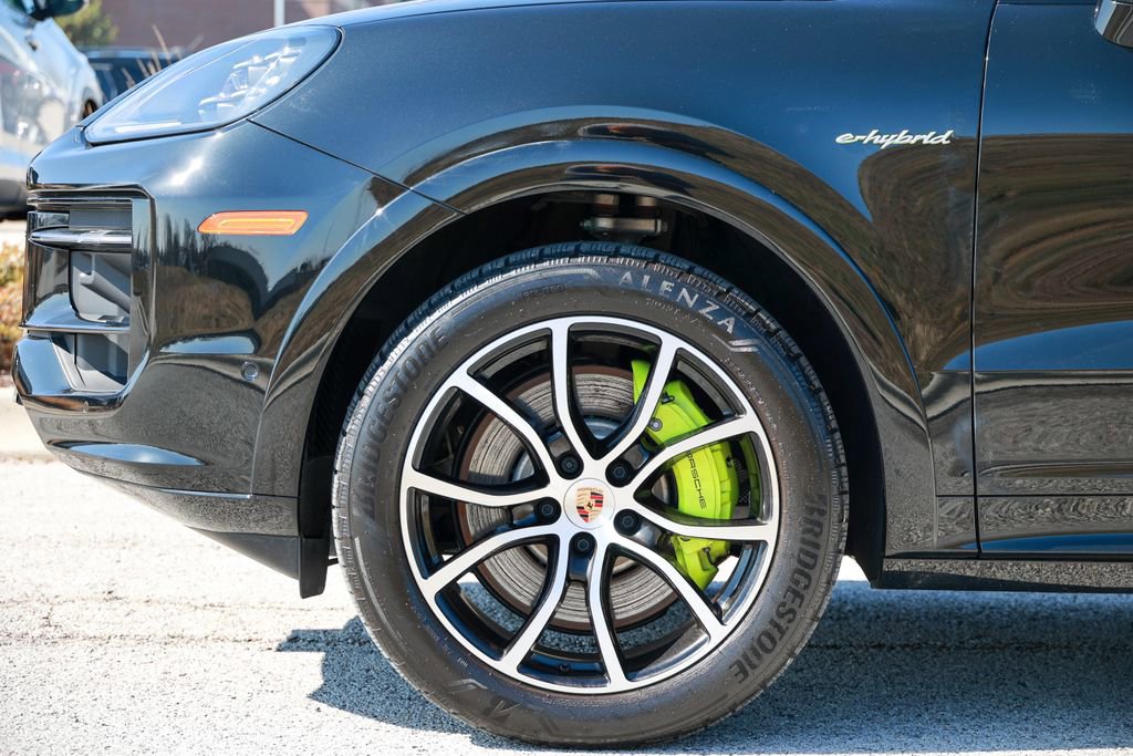 Certified 2025 Porsche Cayenne E-Hybrid Coupe image 20