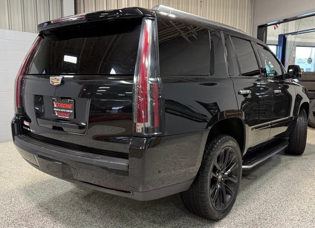 Used 2020 Cadillac Escalade Luxury w/ Escalade Sport Edition AWD/4WD image 6