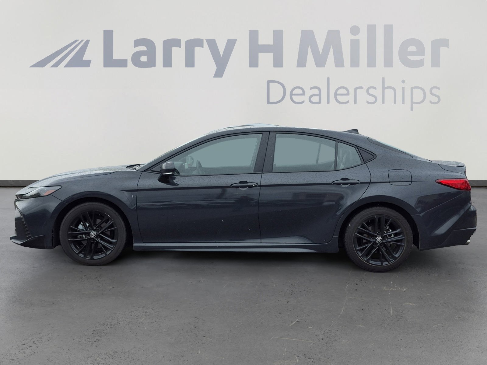 Certified 2025 Toyota Camry SE video 2