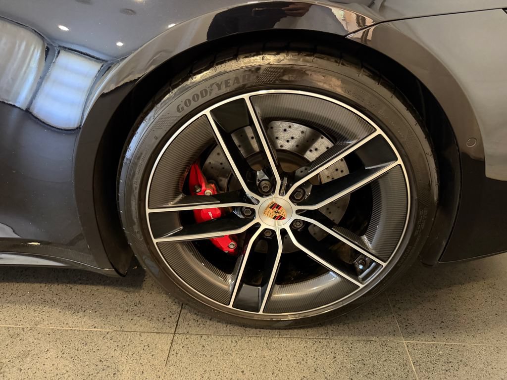 Certified 2025 Porsche 911 Carrera 4 GTS AWD/4WD image 11
