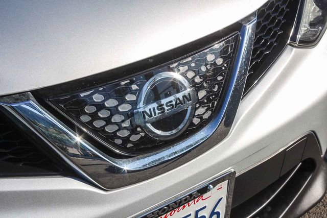 Used 2018 Nissan Rogue Sport SV image 17