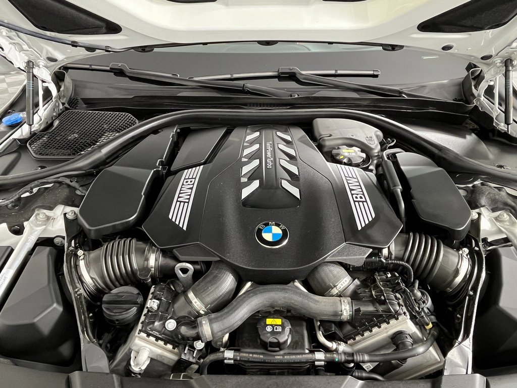 Certified 2022 BMW 750i xDrive w/ Executive Package image 18