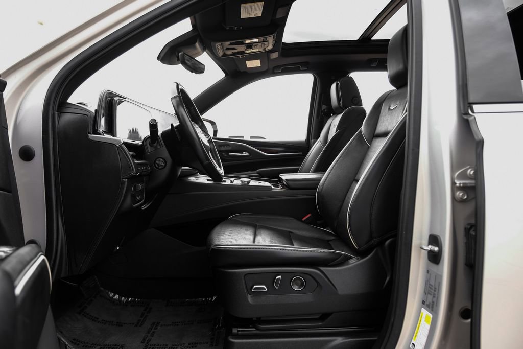 Used 2021 Cadillac Escalade Premium Luxury w/ Driver Assist Tech Package AWD/4WD image 3