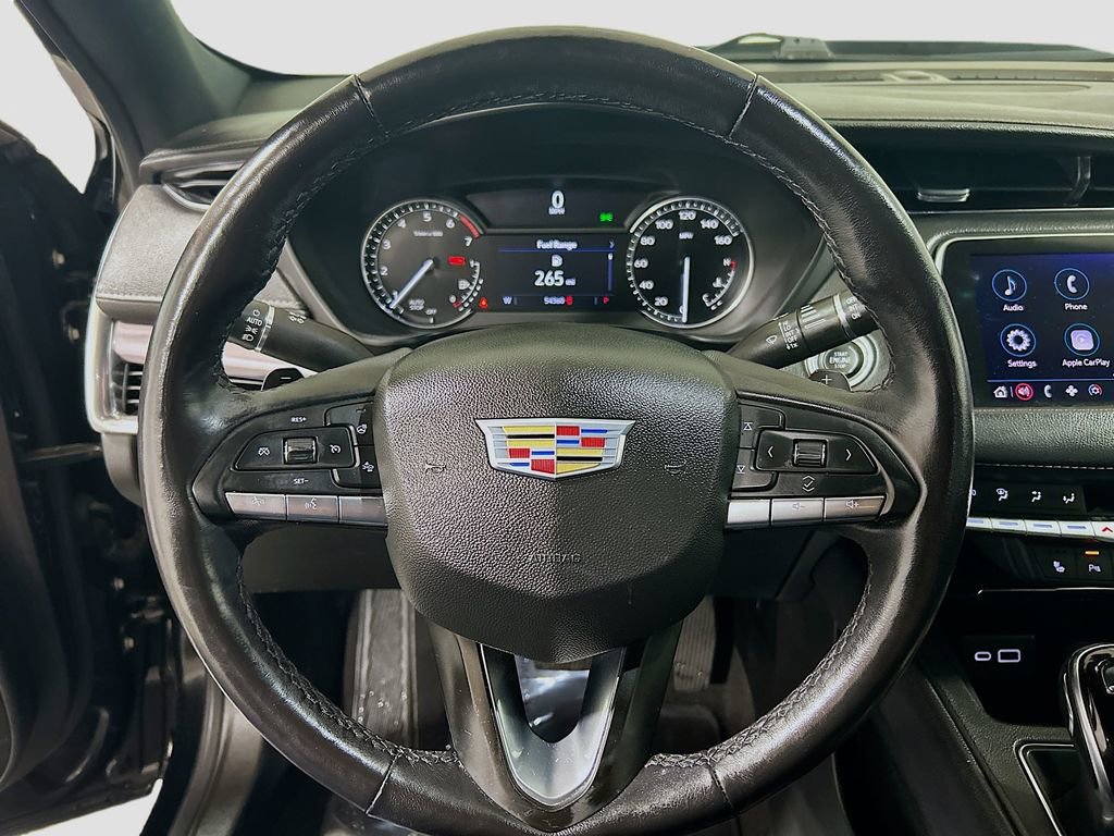 Used 2022 Cadillac XT4 Luxury w/ Cold Weather Package FWD image 9