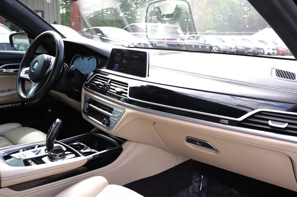 Used 2018 BMW M760i xDrive AWD/4WD image 19