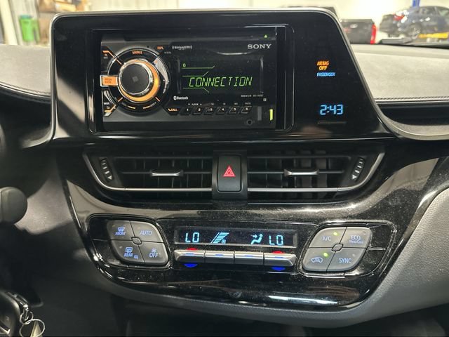 Used 2018 Toyota C-HR XLE FWD image 16