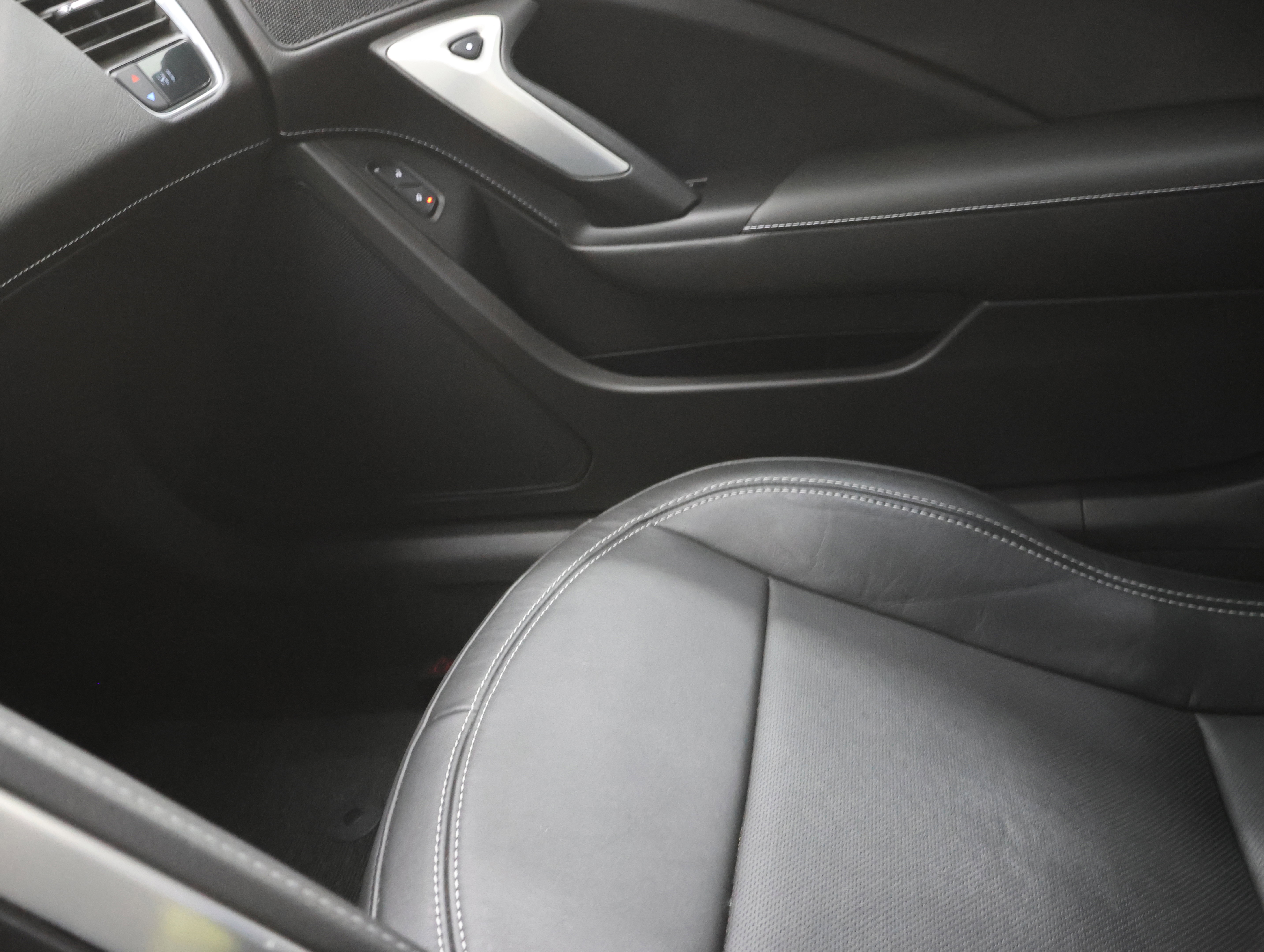 Used 2014 Chevrolet Corvette Stingray Coupe image 12