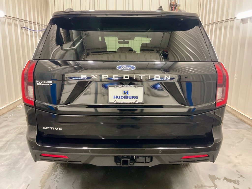 Used 2025 Ford Expedition Active RWD image 25