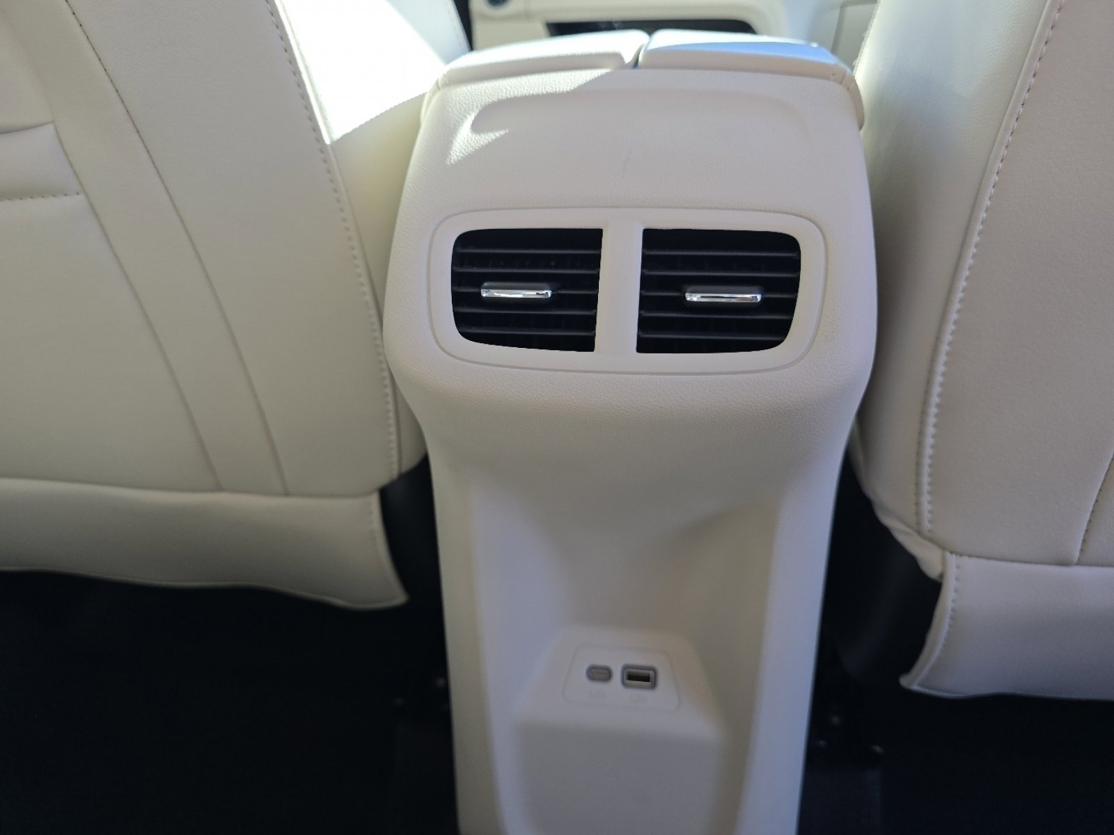 Used 2021 Buick Envision Essence image 27