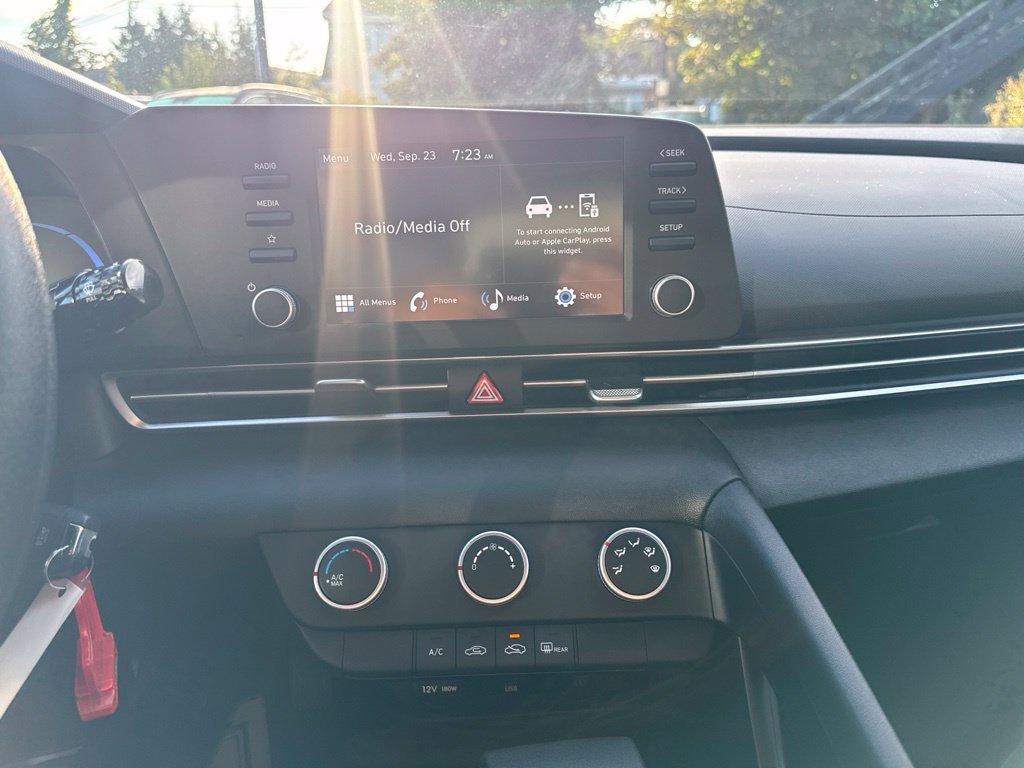 Certified 2025 Hyundai Elantra SE FWD image 27