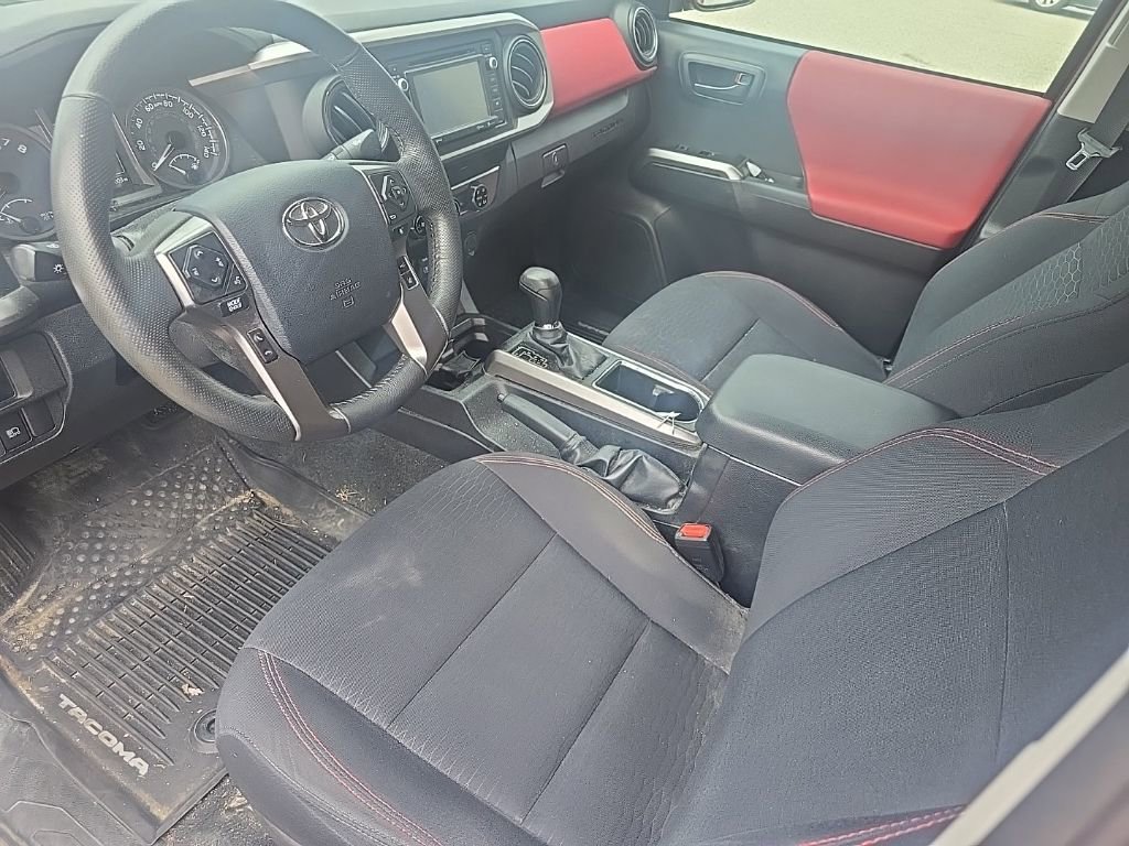Used 2018 Toyota Tacoma SR5 image 12