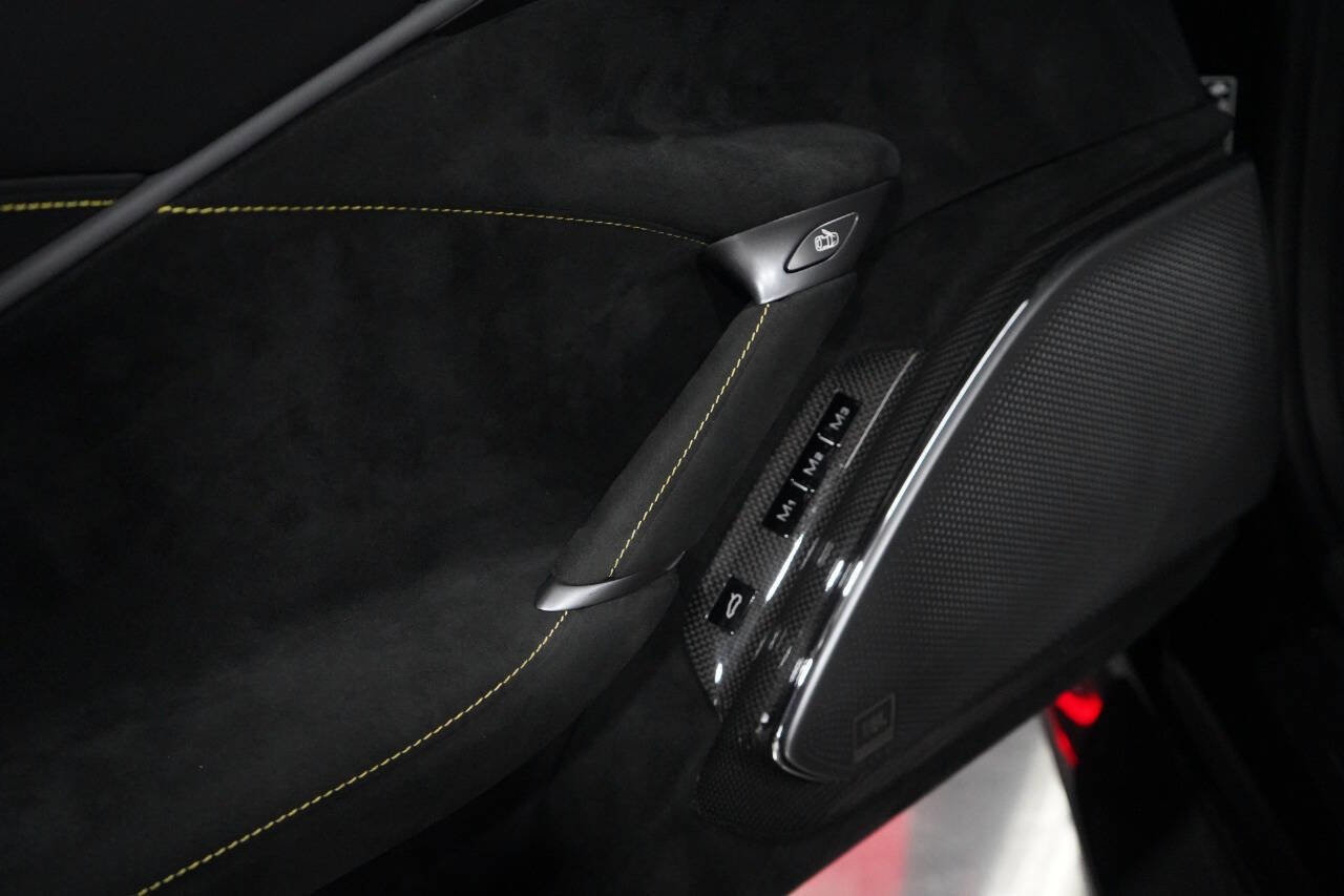 Used 2023 Ferrari Roma RWD image 78