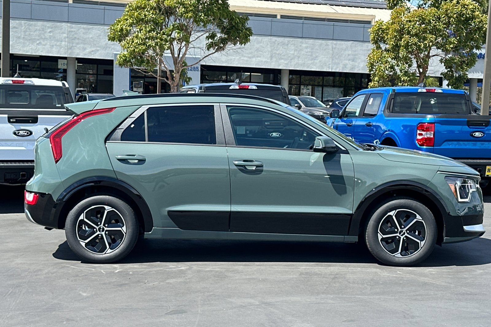 New 2026 Kia Niro FWD image 3
