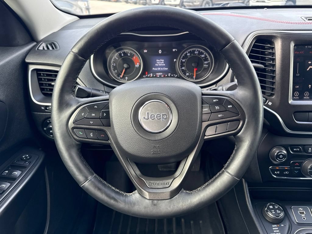 Used 2019 Jeep Cherokee Trailhawk w/ Cold Weather Group AWD/4WD image 30