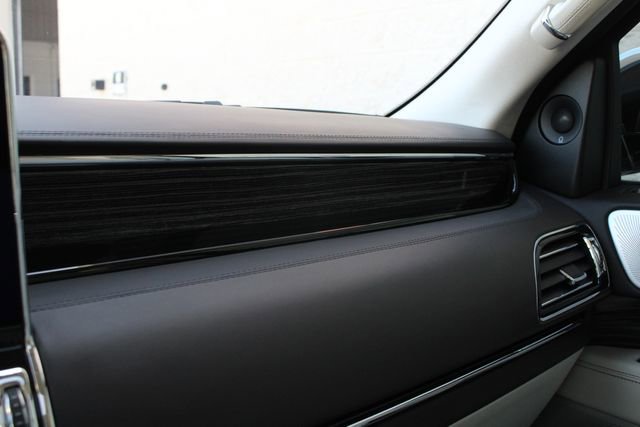 Used 2019 Lincoln Navigator Black Label w/ Cargo Package AWD/4WD image 19