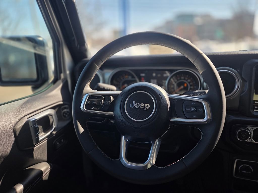 Used 2023 Jeep Gladiator Overland image 19