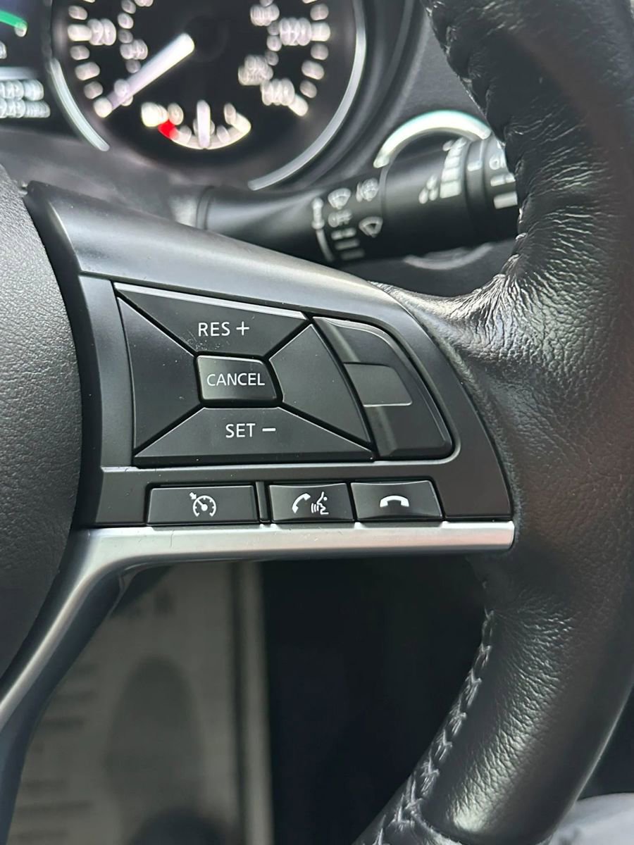 Used 2017 Nissan Rogue SL w/ SL Premium Package FWD image 33