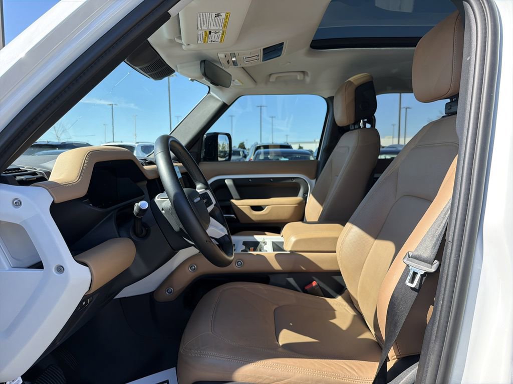 Used 2025 Land Rover Defender 110 S image 3