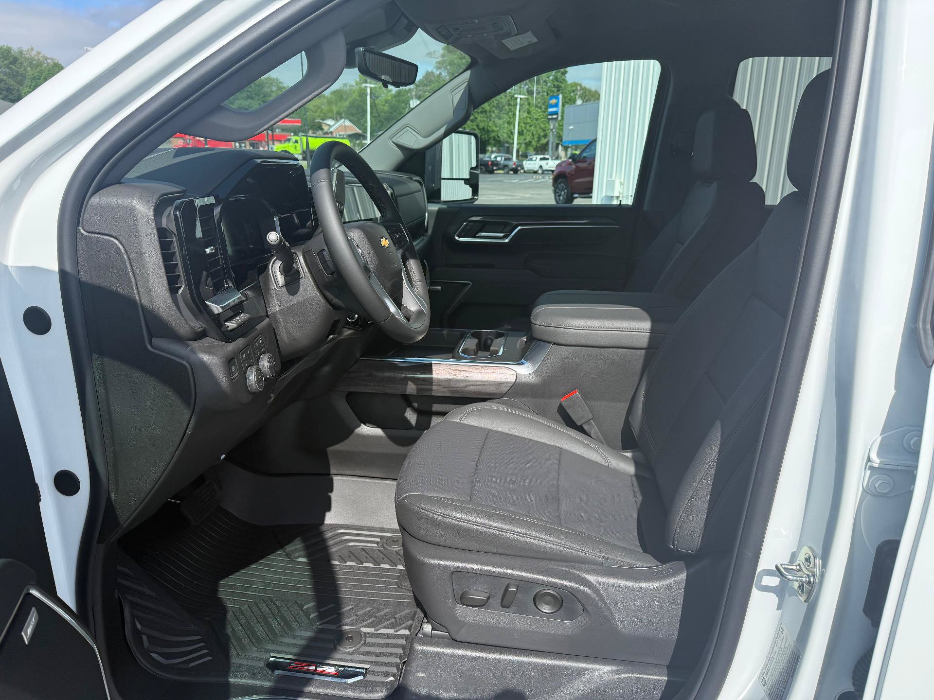 New 2026 Chevrolet Silverado 2500 LTZ w/ LTZ Premium Package AWD/4WD image 12