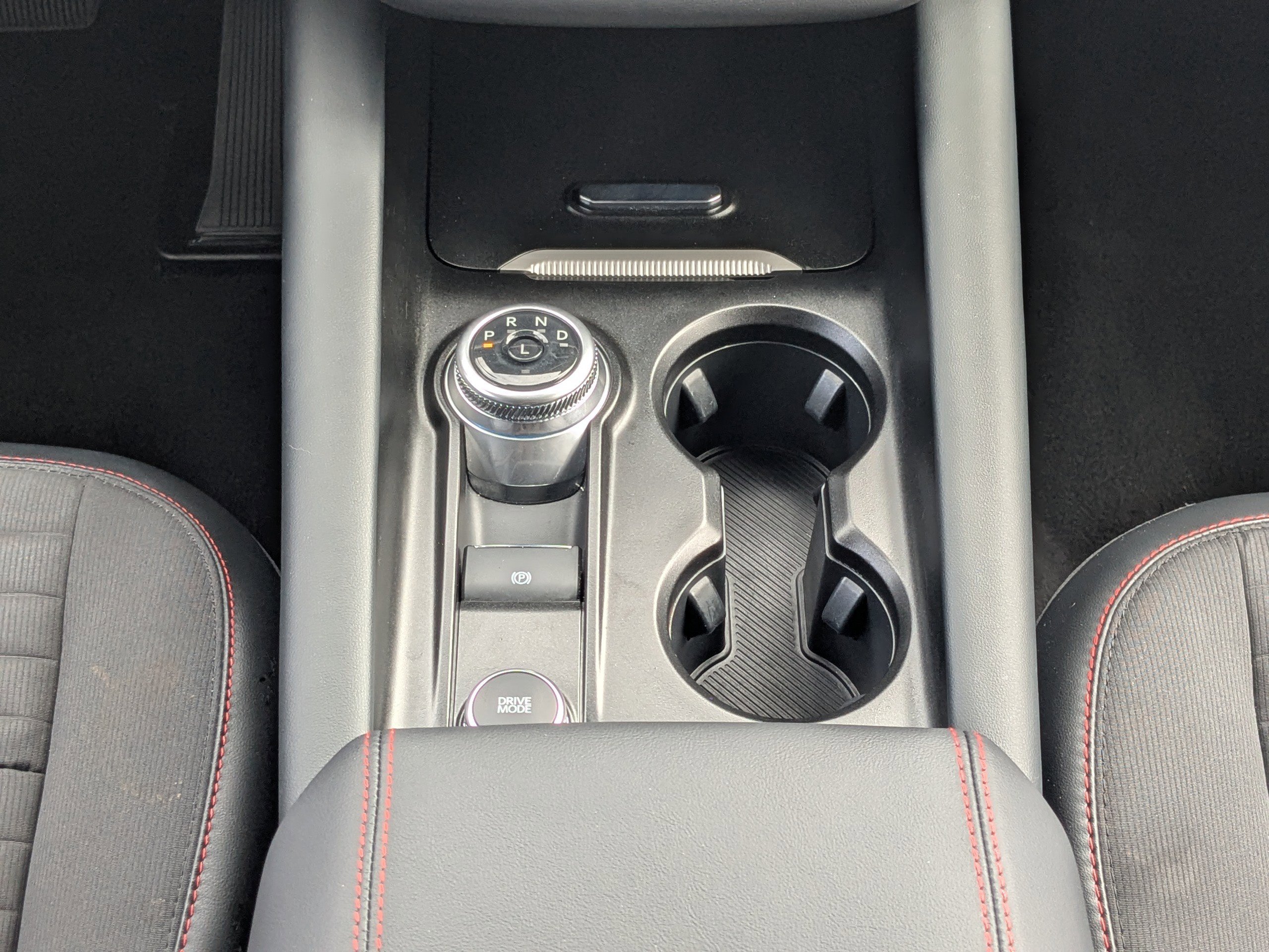 Used 2025 Ford Explorer ST-Line w/ ST-Line Street Pack image 23