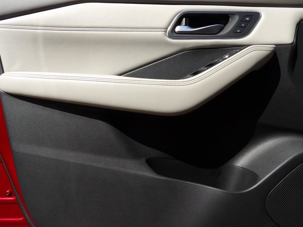 Used 2021 Nissan Rogue SL w/ Premium Package image 10