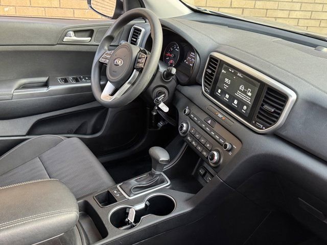 Used 2020 Kia Sportage LX image 9