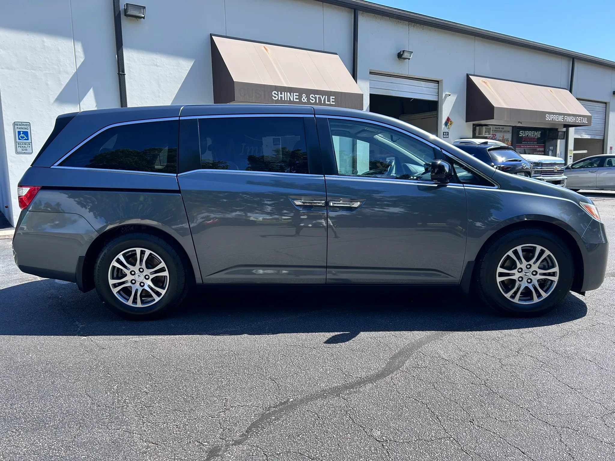 Used 2012 Honda Odyssey EX-L image 2