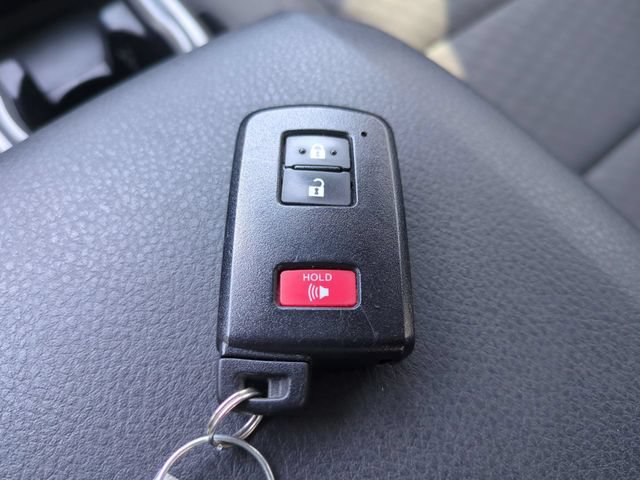 Used 2023 Toyota Tacoma SR5 AWD/4WD image 34