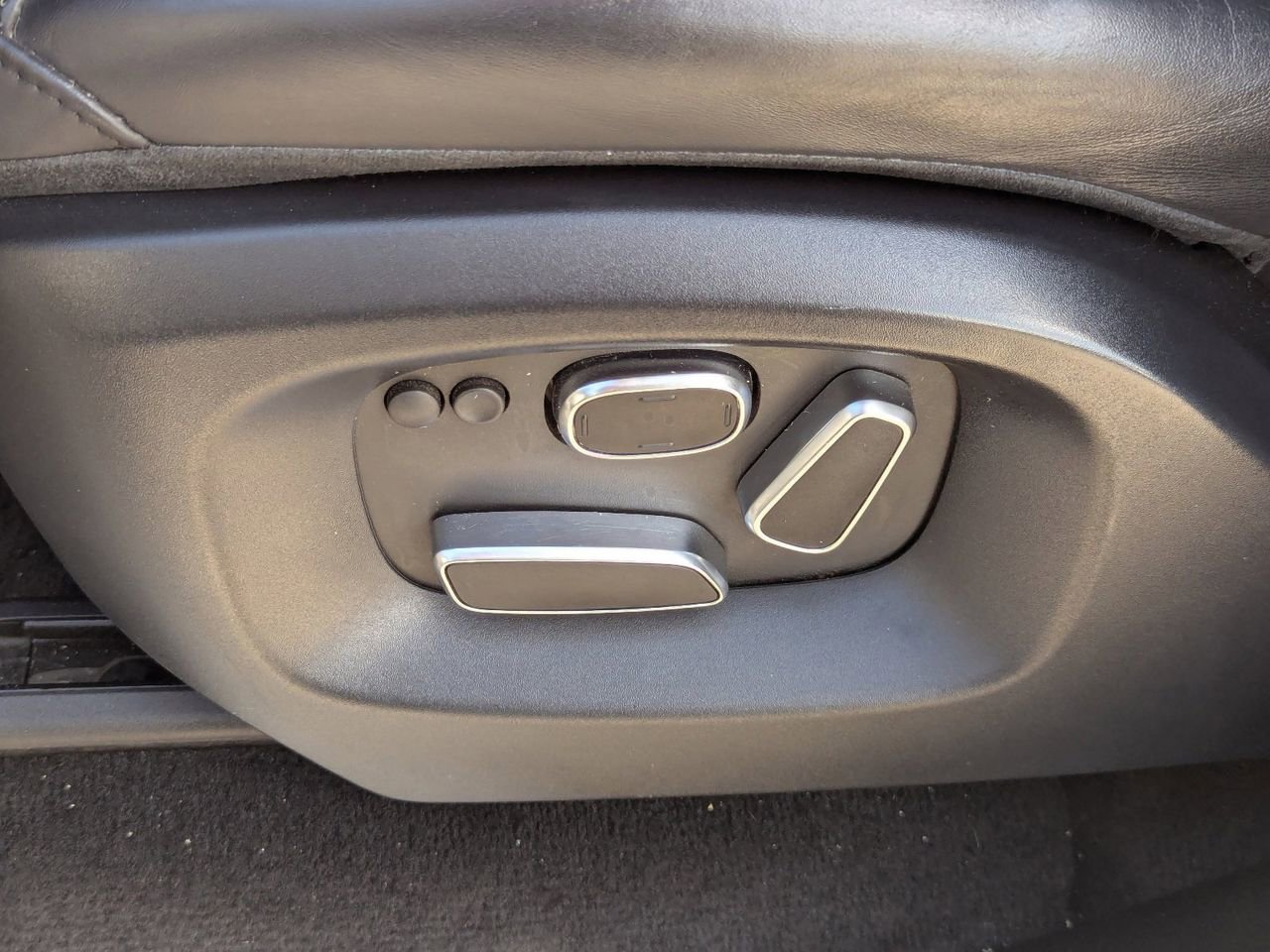 Used 2015 Land Rover Range Rover Sport HSE image 21