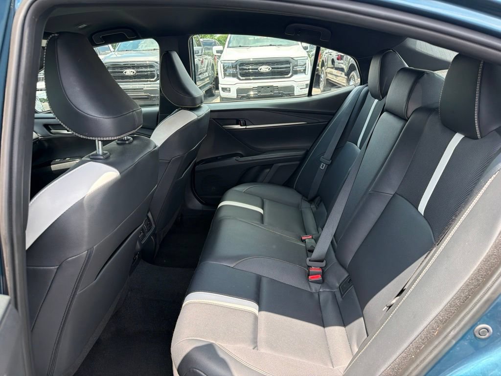 Used 2025 Toyota Camry SE FWD image 11