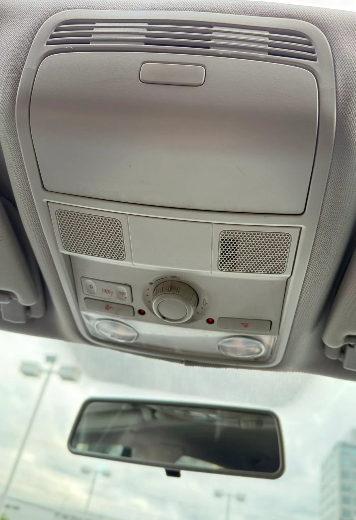 Used 2010 Volkswagen Passat Komfort FWD image 21