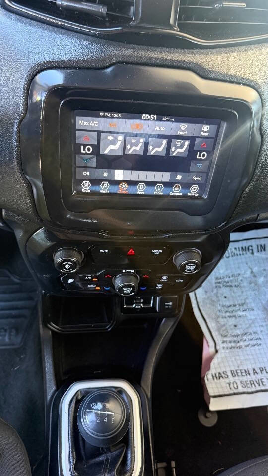 Used 2018 Jeep Renegade Latitude image 22