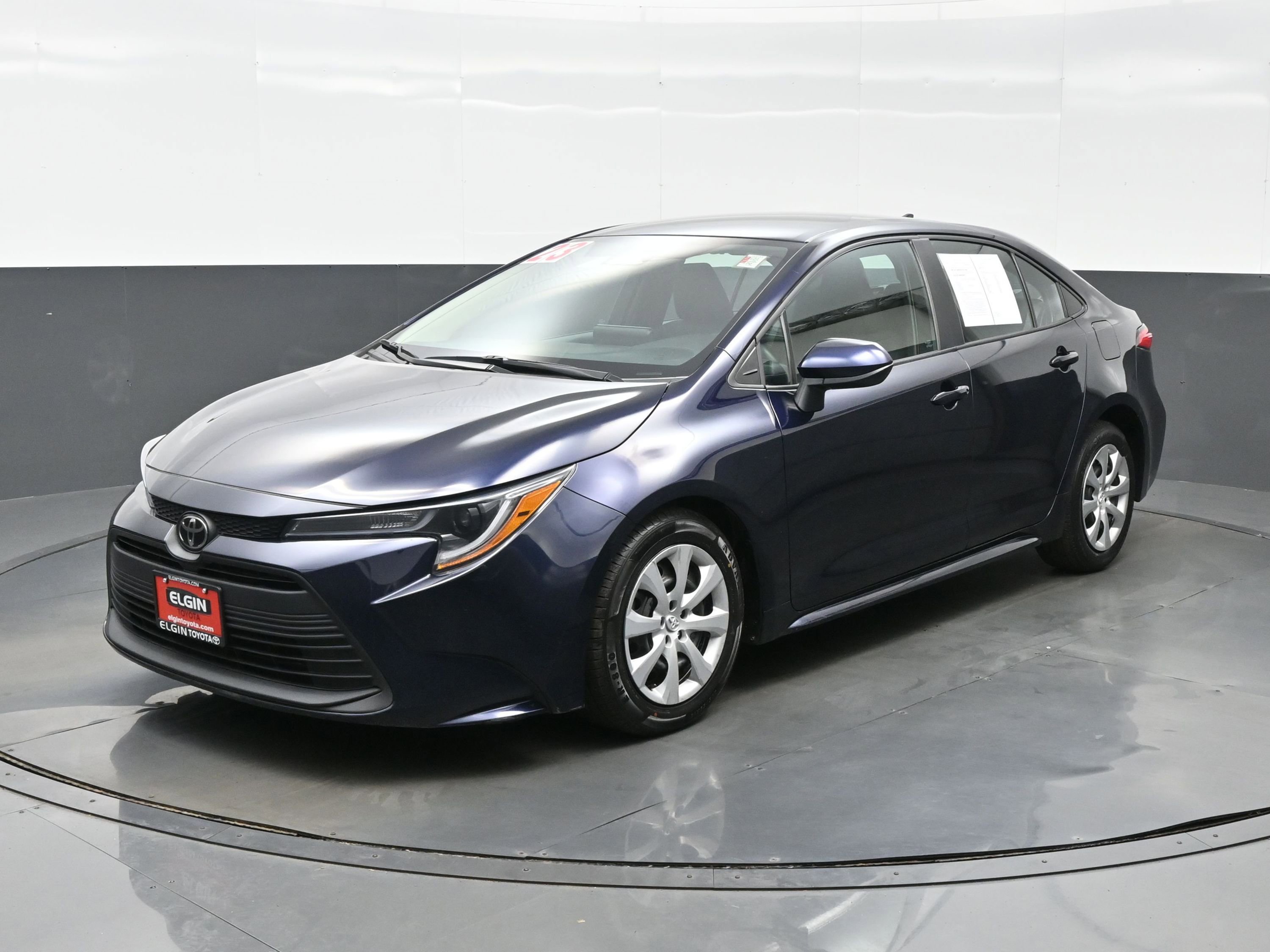 Used 2023 Toyota Corolla LE FWD image 2