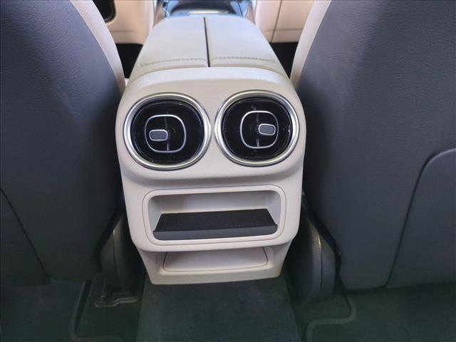 Used 2025 Mercedes-Benz GLC 300 image 17