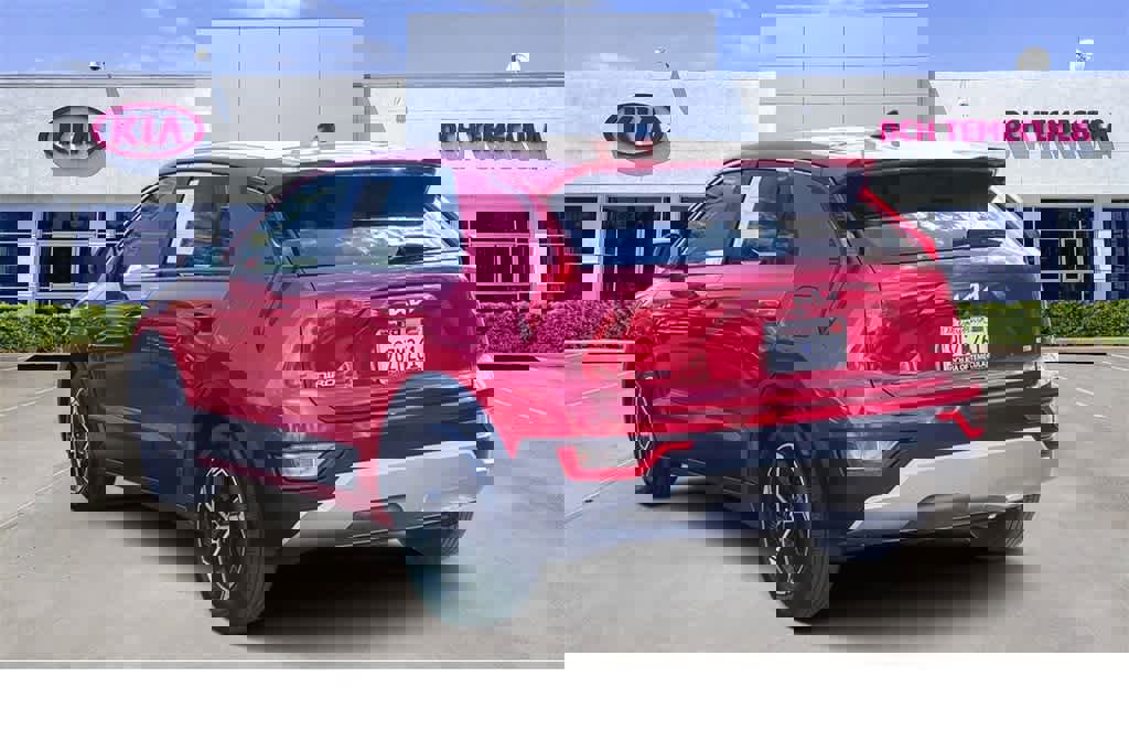 Certified 2023 Kia Niro LX image 6