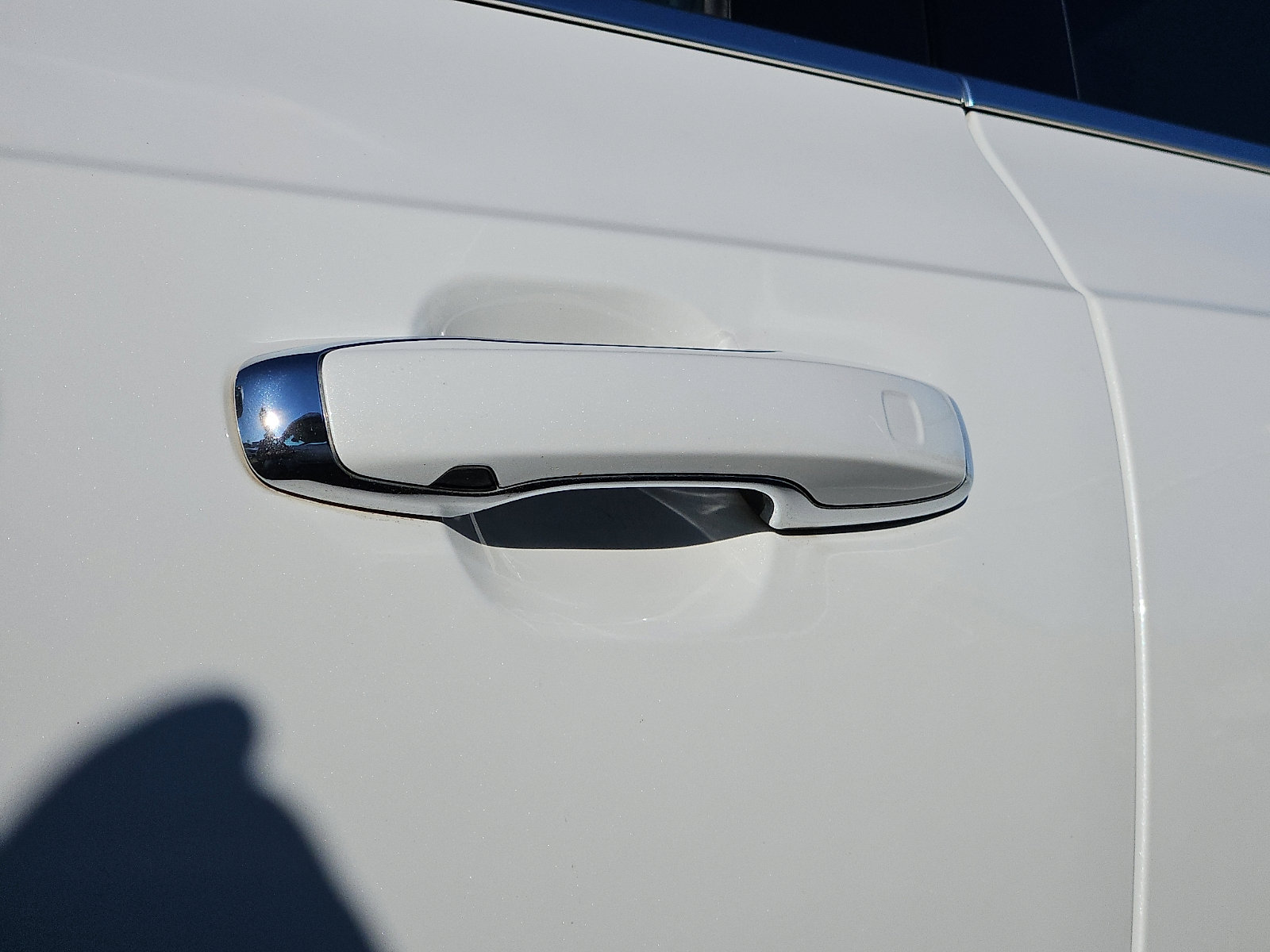 Used 2018 Volvo XC90 T5 Momentum w/ Protection Package image 5