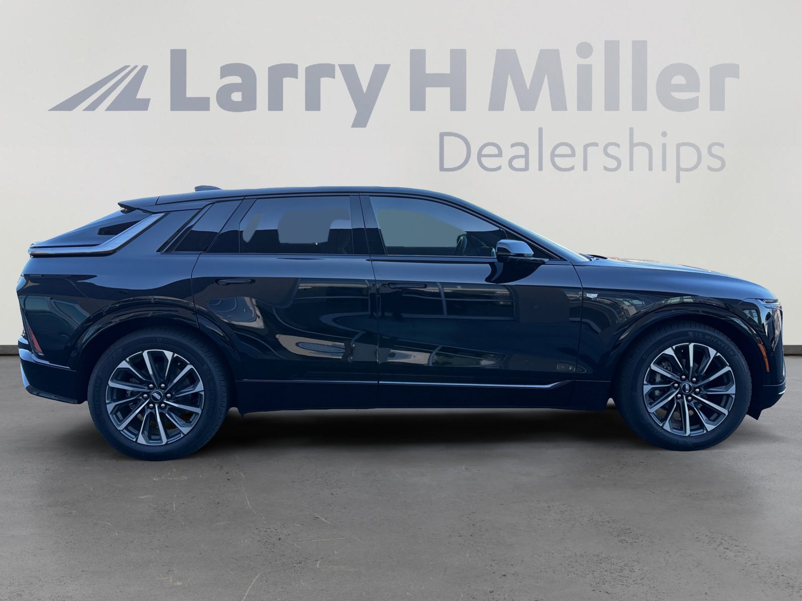 Used 2026 Cadillac Lyriq Premium Sport AWD/4WD image 6