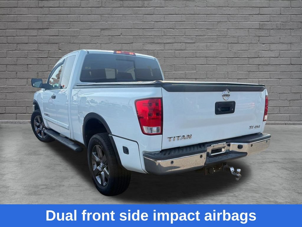 Used 2015 Nissan Titan SV w/ SV Value Truck Package AWD/4WD image 5