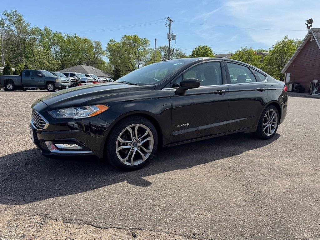 Used 2017 Ford Fusion SE w/ Equipment Group 601A image 13