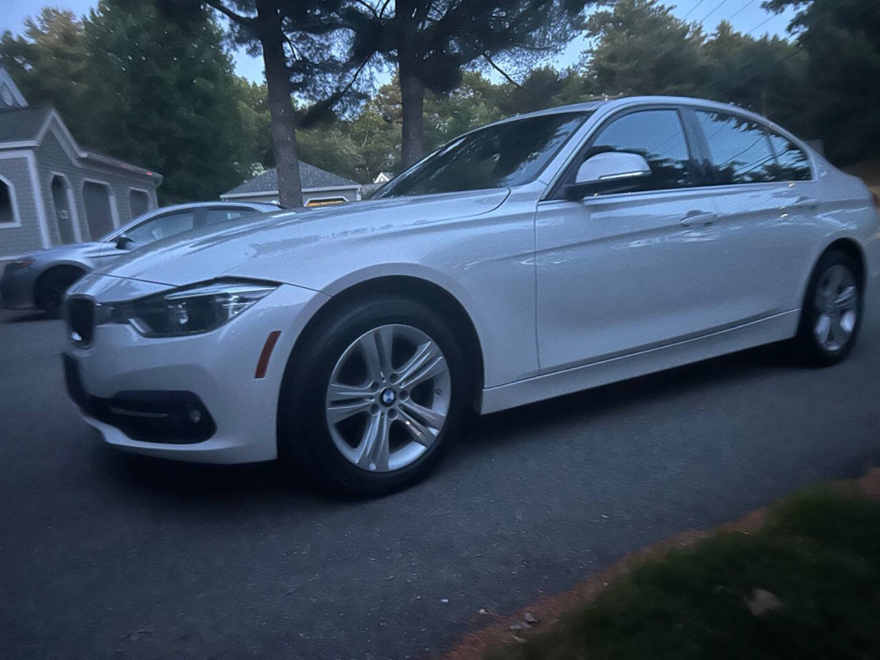 Used 2018 BMW 330i xDrive Sedan w/ Premium Package AWD/4WD image 29