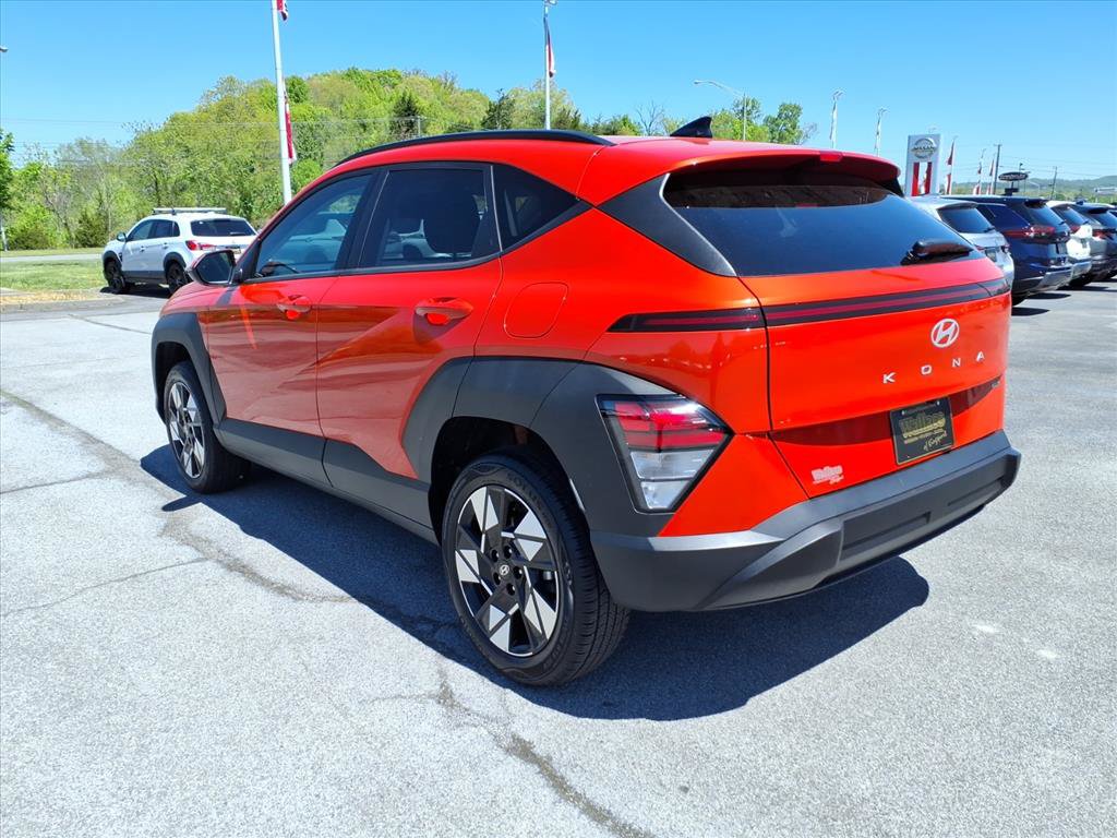Used 2025 Hyundai Kona SEL AWD/4WD image 3