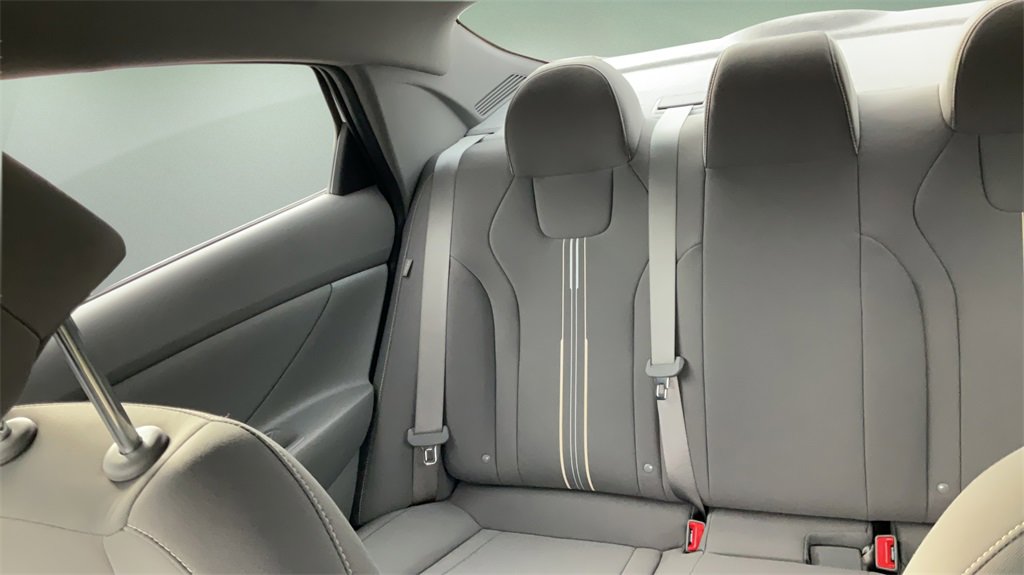 Certified 2025 Hyundai Elantra Sport image 11