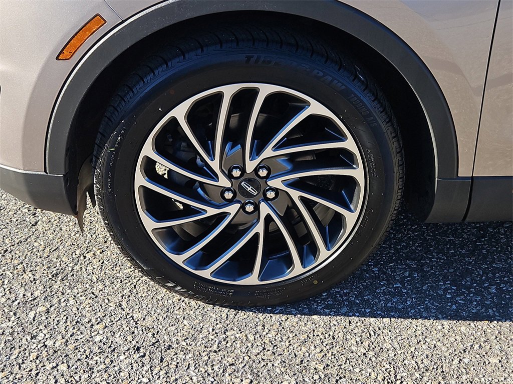 Used 2020 Lincoln Nautilus Reserve image 7