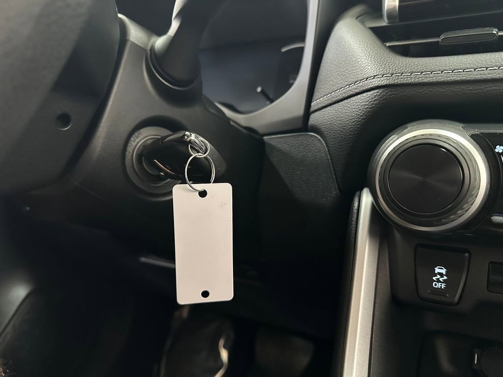 Used 2023 Toyota RAV4 LE AWD/4WD image 19