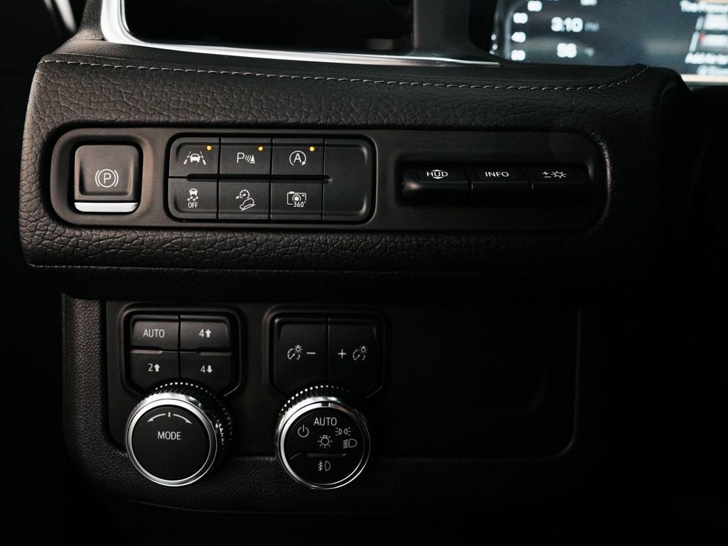 Used 2023 GMC Yukon Denali AWD/4WD image 21