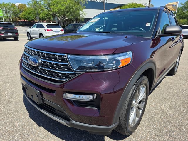 Certified 2023 Ford Explorer XLT w/ Equipment Group 202A image 4