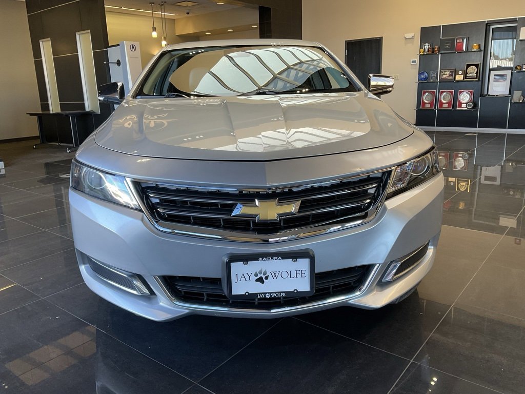 Used 2016 Chevrolet Impala LT w/ Convenience Package image 2