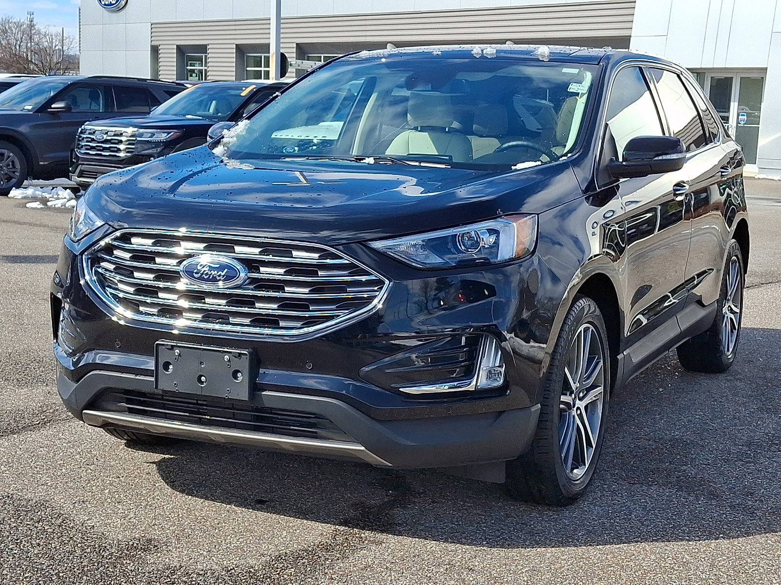 Used 2022 Ford Edge Titanium w/ Cargo Accessory Package image 4