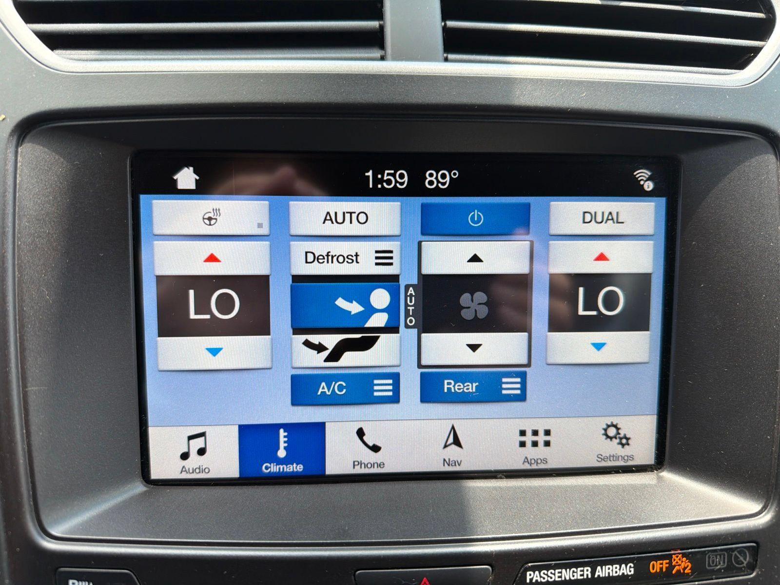 Used 2018 Ford Explorer XLT w/ Equipment Group 202A AWD/4WD image 23