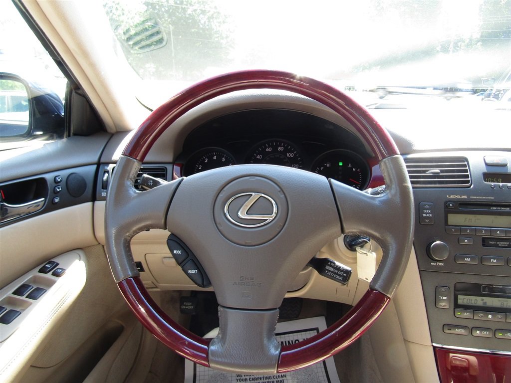 Used 2004 Lexus ES 330 FWD image 25